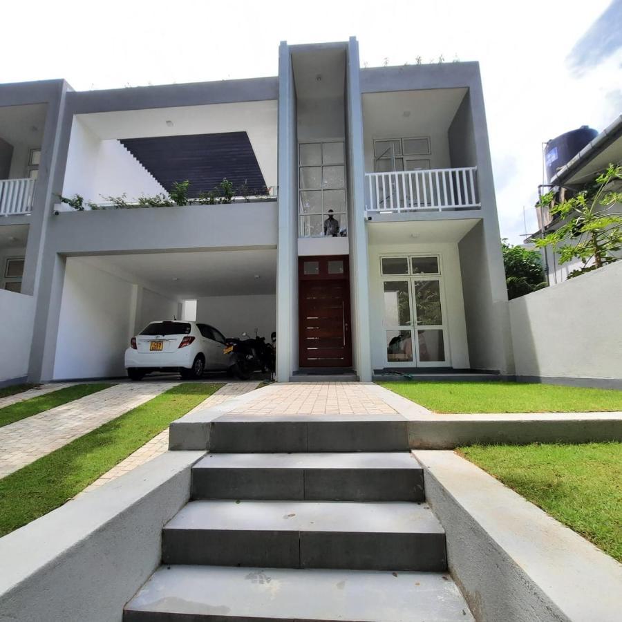 Oesis - Stylish Villa Steps From Historic Galle Fort Екстер'єр фото