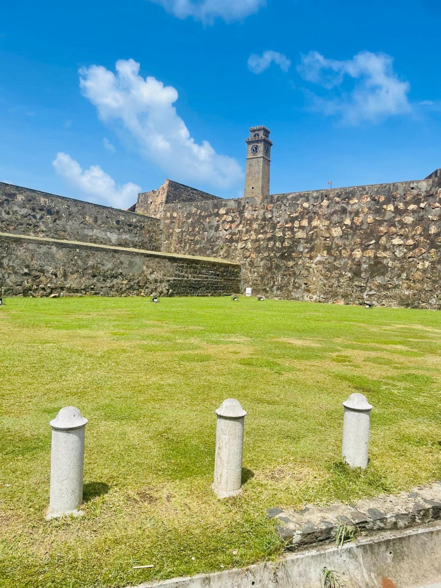 Oesis - Stylish Villa Steps From Historic Galle Fort Екстер'єр фото